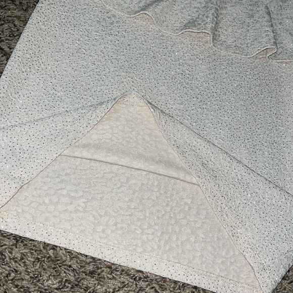 Champagne peplum dress - Picture 5 of 8